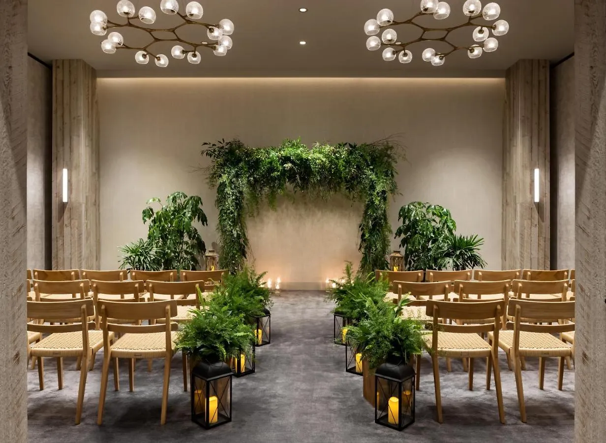 1 Hotel Toronto Canadá