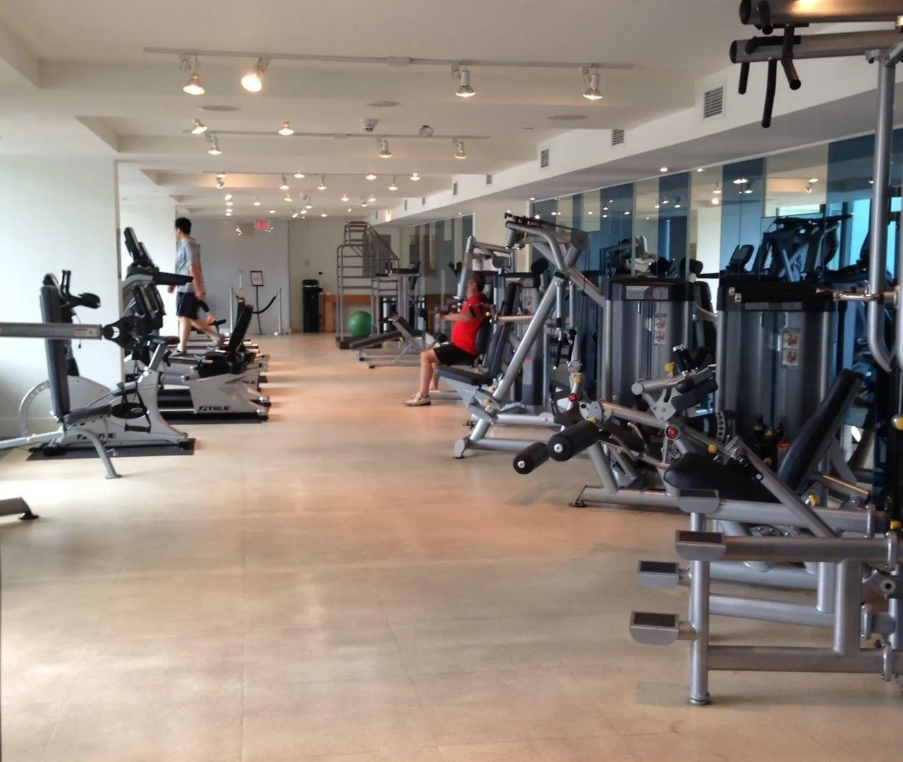 1 Hotel Toronto 5*,  Canadá