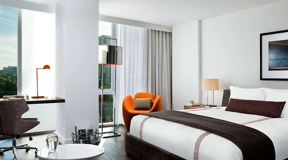 1 Hotel Toronto Canadá